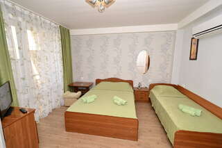 Гостиница Век Анапа Трехместный номер с балконом-7