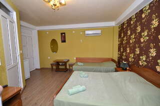 Гостиница Век Анапа Трехместный номер с балконом-3