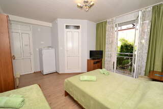 Гостиница Век Анапа Трехместный номер с балконом-8